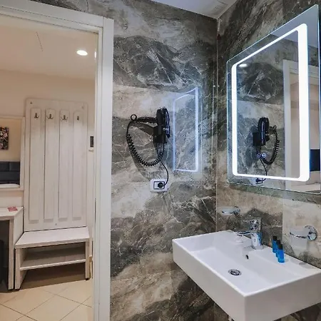 Otel Alpha 3*